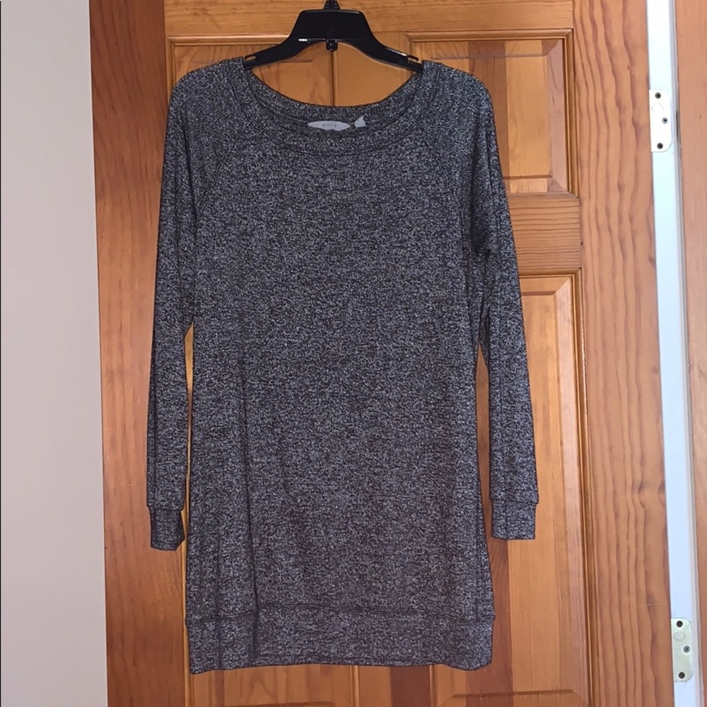 EUC Athleta long sleeve top